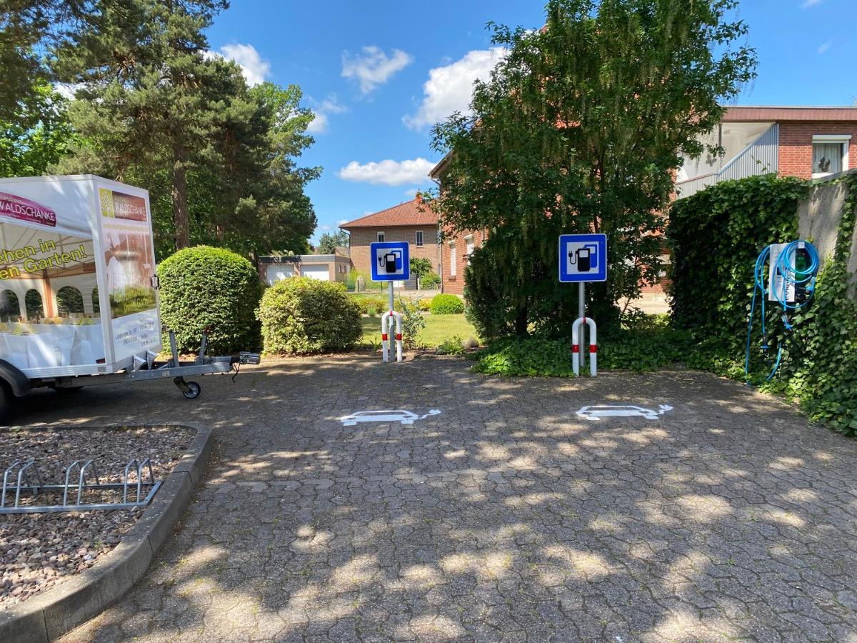 Hotel Neumanns Waldschänke Soltau Exterior foto